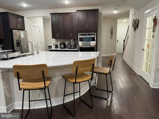 Building Photo - 16 Lochiel Ln