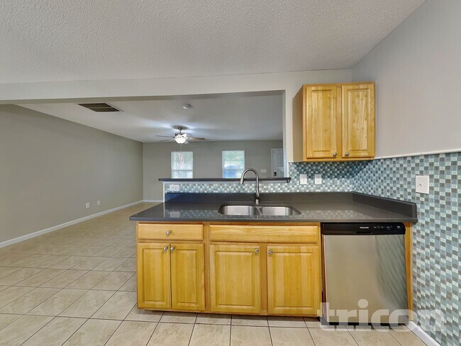 Building Photo - 4812 Silverdene St