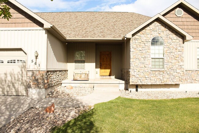 Foto del edificio - Beautiful Custom Home For Rent In Rexburg!