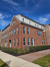 Building Photo - 114 Main St