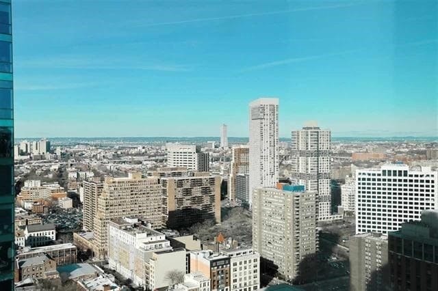 Building Photo - 77 Hudson St