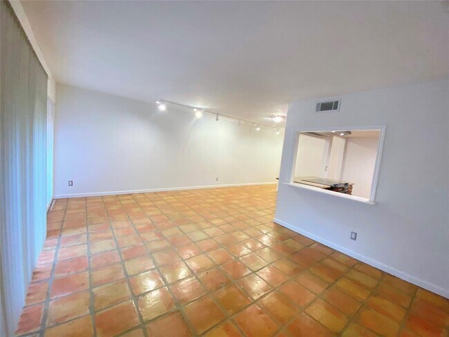 Building Photo - 3918 Mandell St