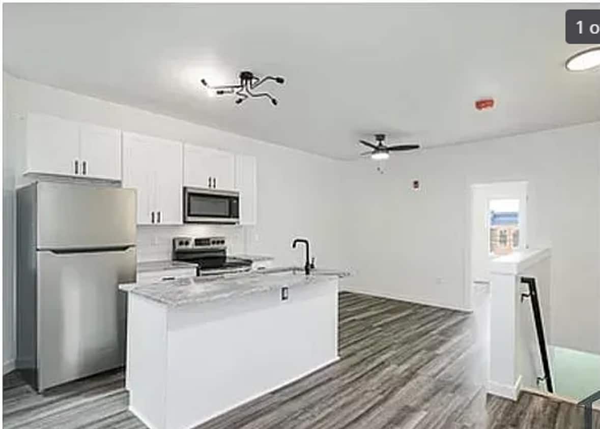 Foto principal - 6145 Lansdowne Ave