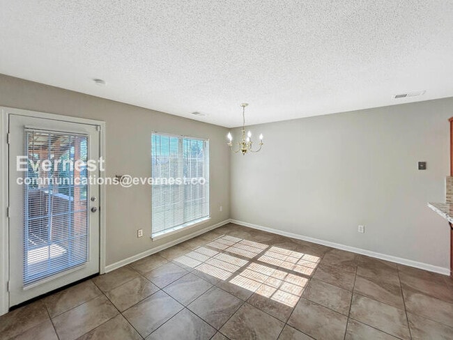 Foto del edificio - 1649 Central Trails Dr