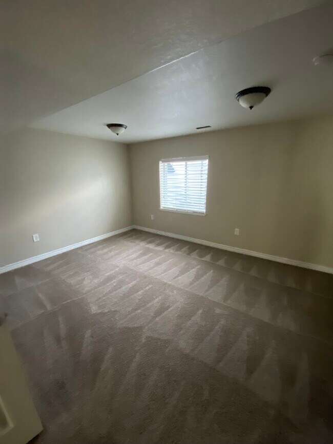 Building Photo - 1081 W 3425 N