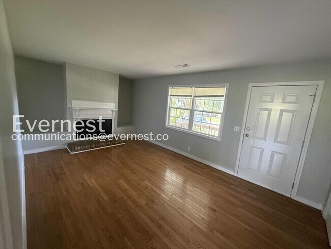 Foto del edificio - 3318 Bonds Ave