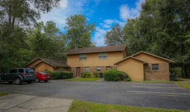 Building Photo - 7214 SW 44th Pl