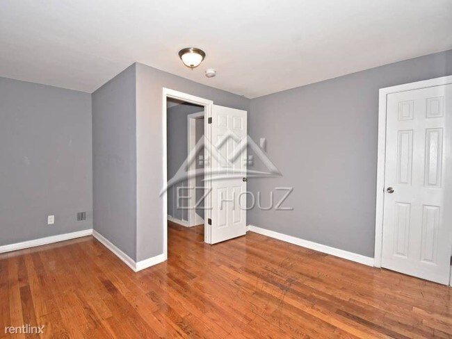 Building Photo - 3 br, 2 bath House - 3705 8th St
