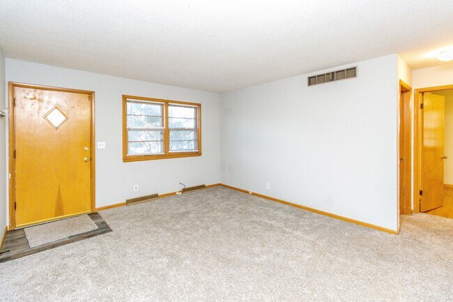 Building Photo - 3605 S Rock Quarry Rd