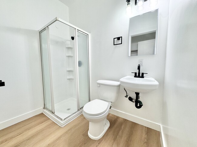 Foto del edificio - 1110 S Lake St