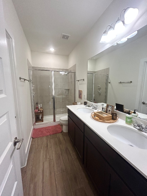 Building Photo - 608 Parkline Dr
