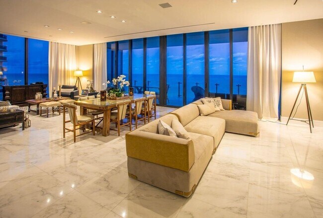 Foto del edificio - 17141 Collins Ave