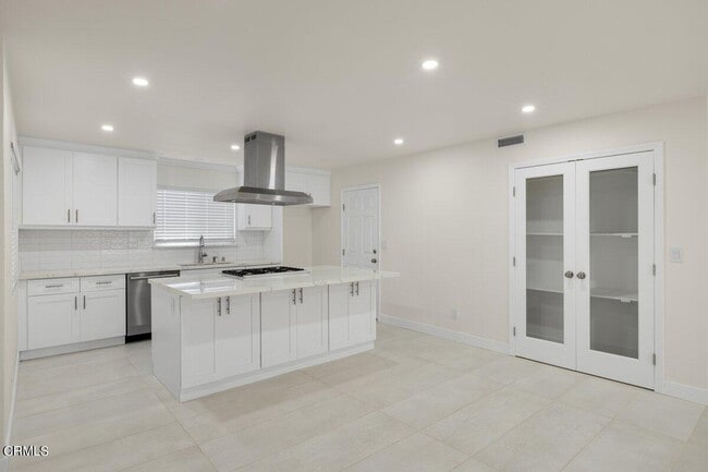 Building Photo - 2075 Suner Cir