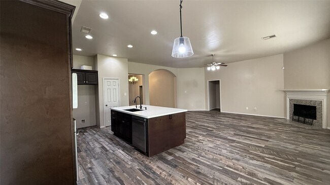 Building Photo - 13615 Evening Wind Dr