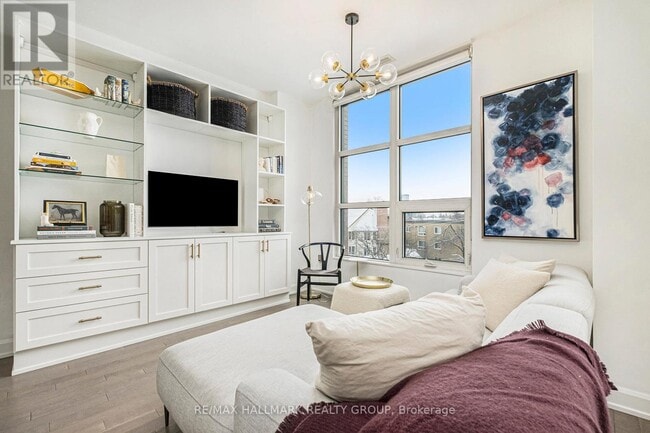 Building Photo - 10 Rosemount Ave