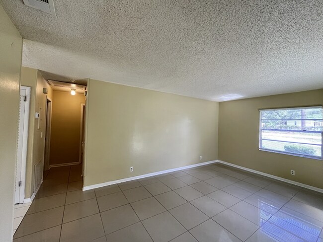 Building Photo - 7500 Necia Dr S