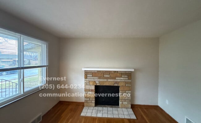 Foto del edificio - 3515 Eakin Rd