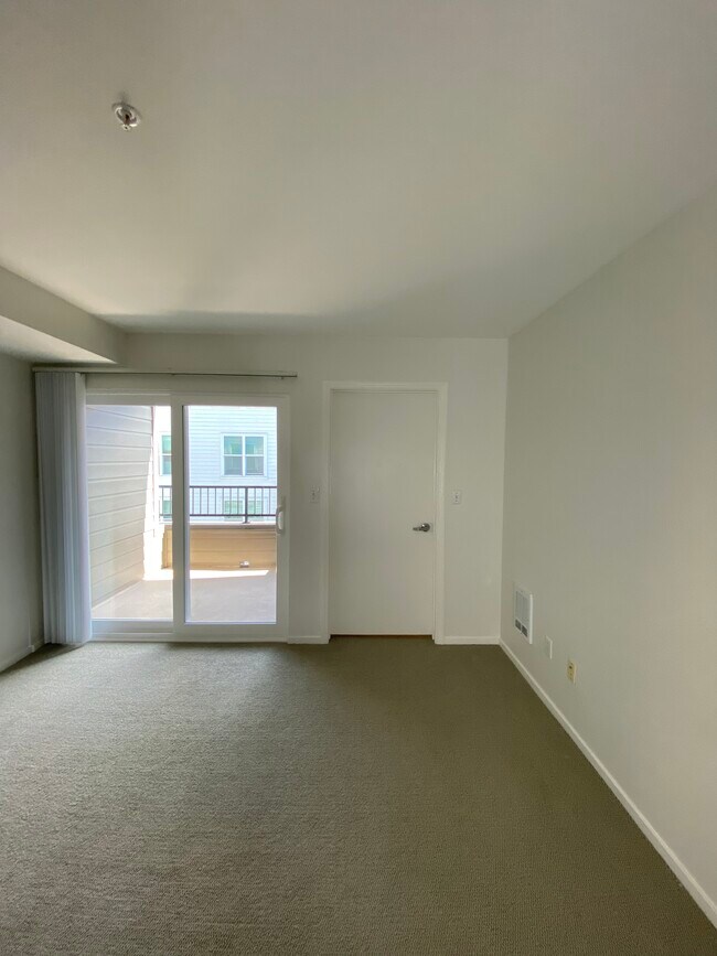 Building Photo - 8400 Oceanview Ter