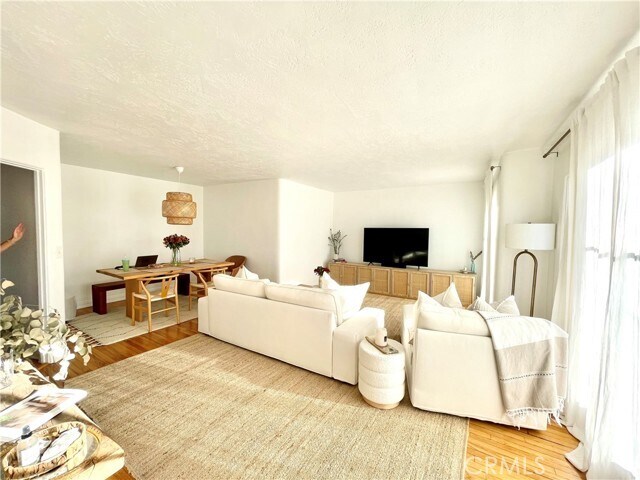 Building Photo - 976 S Coast Hwy