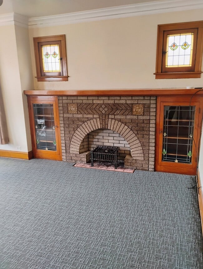 Building Photo - 6727 S Maplewood Ave