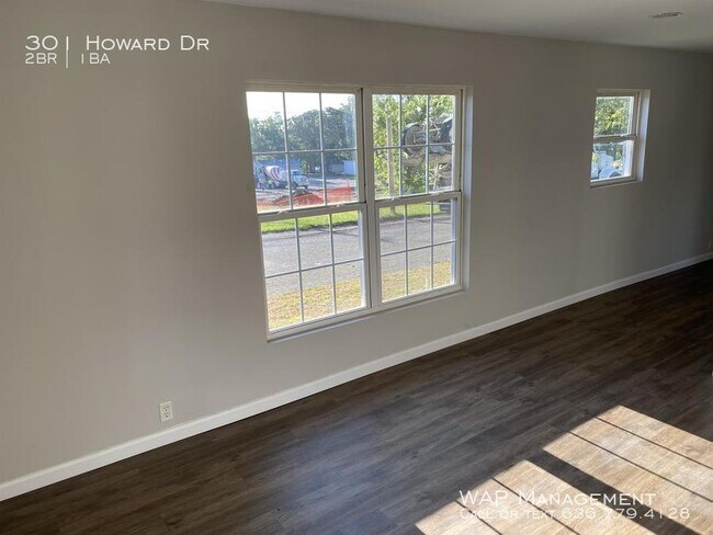 Building Photo - 301 Howard Dr