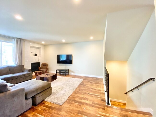 Foto del edificio - Built in 2017 – Stunning Modern Home for R...