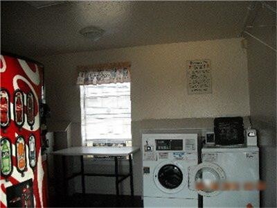 Building Photo - 203 E Watson Dr
