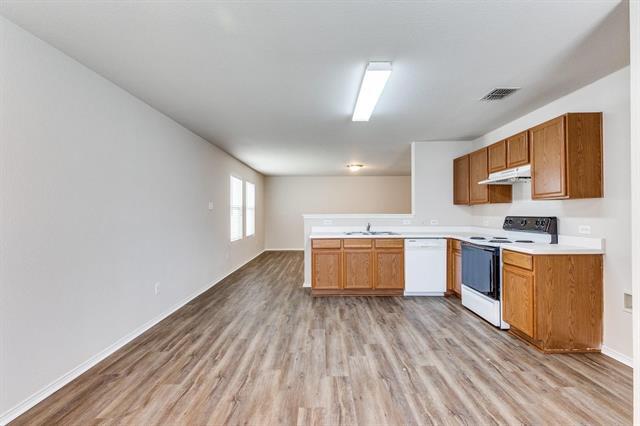 Building Photo - 14120 Esperanza Dr