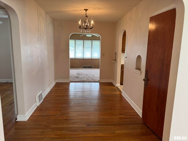 Foto del edificio - 2711 E Locust St