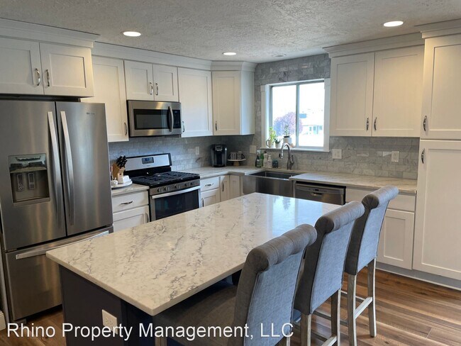 Building Photo - 4 br, 3 bath House - 496 W. Creekview Rd