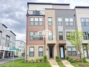 Building Photo - 2500 Emerald Branch Dr