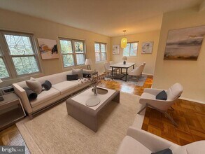 Building Photo - 1612 Mt Eagle Pl