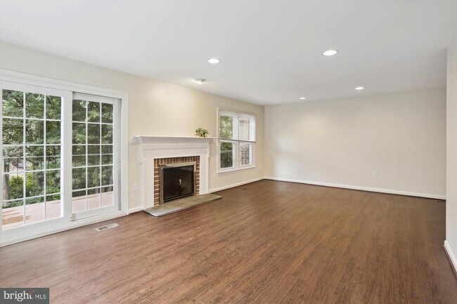 Foto del edificio - 7561 Heatherton Ln