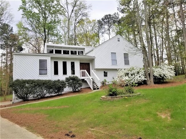 Building Photo - 2739 Spencers Trace NE