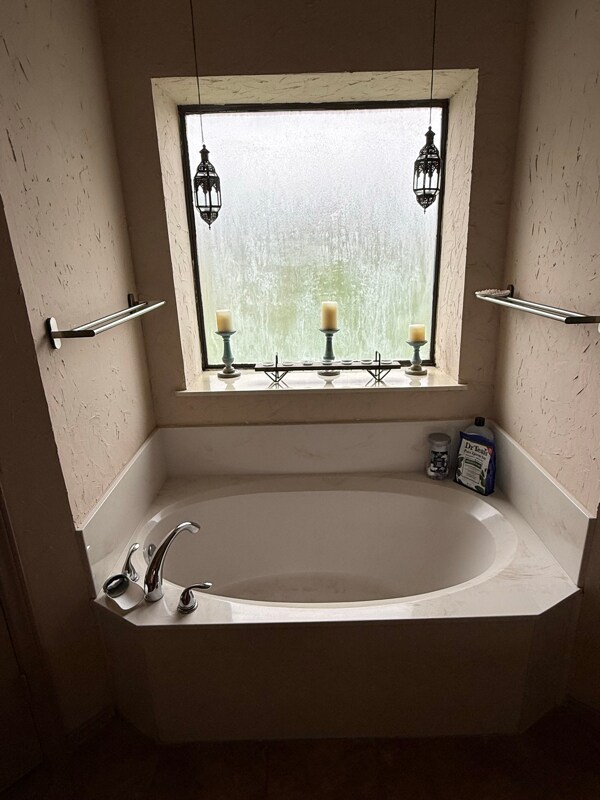 Foto del edificio - 6305 Courtside Dr