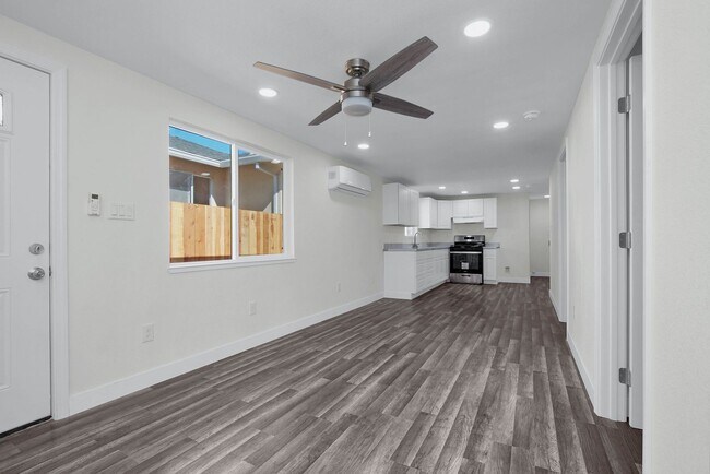Foto del edificio - NEW BRENTWOOD CONSTRUCTION ADU! HIGHLY UPG...