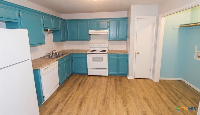 Foto del edificio - 4107 Primrose Dr