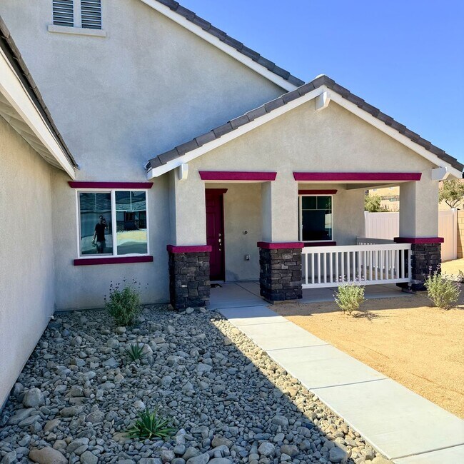 Foto del edificio - BRAND NEW 4 BEDROOM ADELANTO HOME