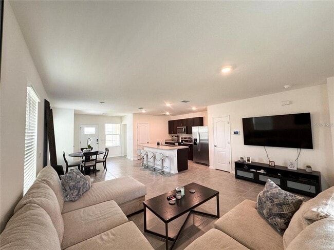 Building Photo - 2095 King Ranch St