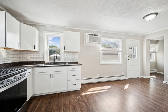 Foto del edificio - 1029 E Granet Ave