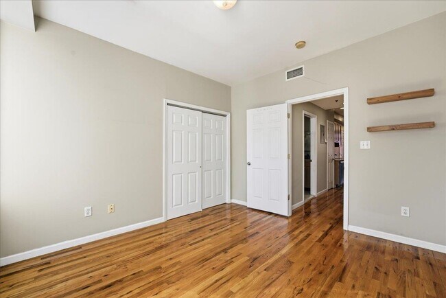 Foto del edificio - 129 Willow Ave