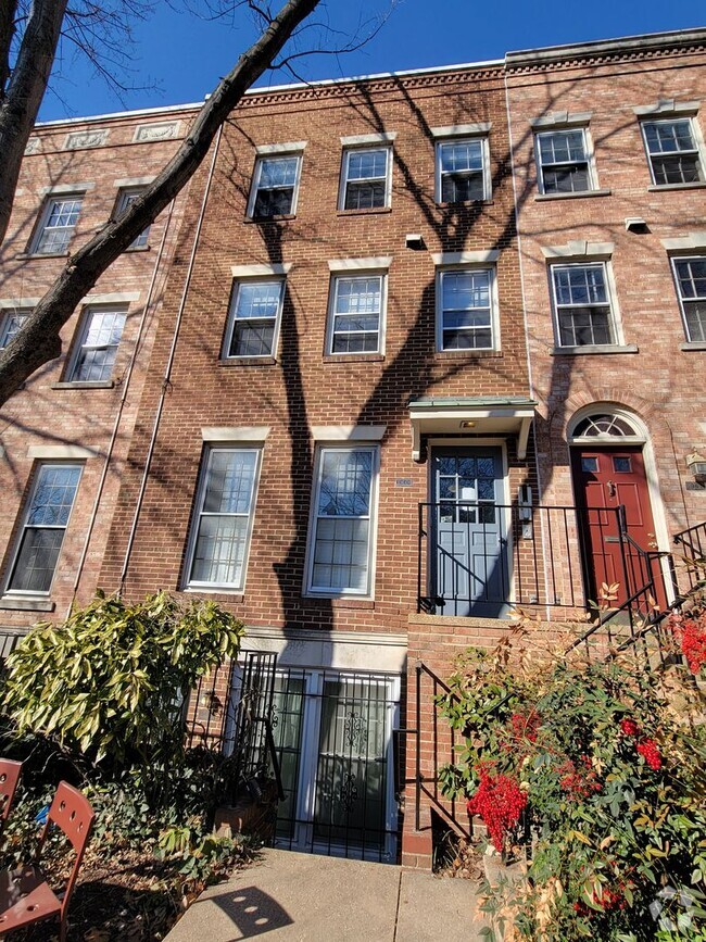 Building Photo - 1949 Calvert St NW