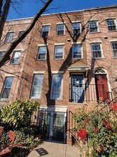 Building Photo - 1949 Calvert St NW