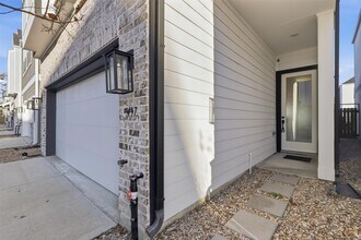 Building Photo - 417 Stonework Sage Ln