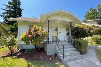 Building Photo - 3227 NE 31st Ave