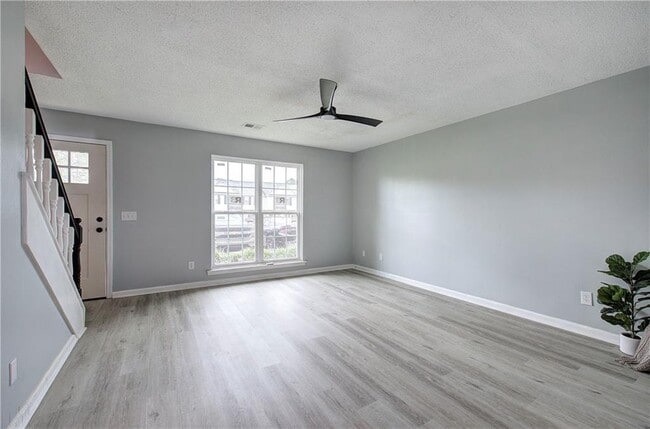 Building Photo - 128 Evergreen Trail SE