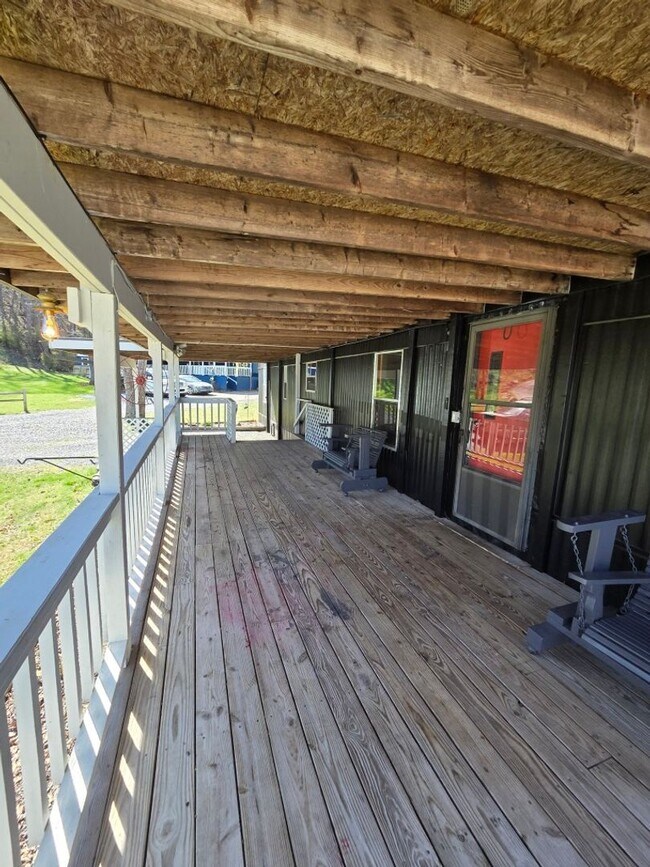 Photo - $1,500 - 2 Bedroom / 1 Bath Creekfront Park Model in Tatham Mountain Park House