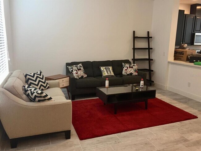 Building Photo - 6561 Calamondin Dr
