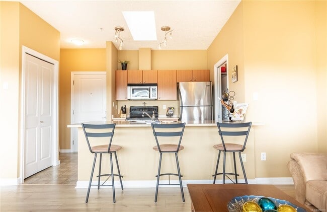 Building Photo - 2747 Jacklin Rd