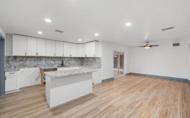 Foto del edificio - 5818 N 22nd Dr